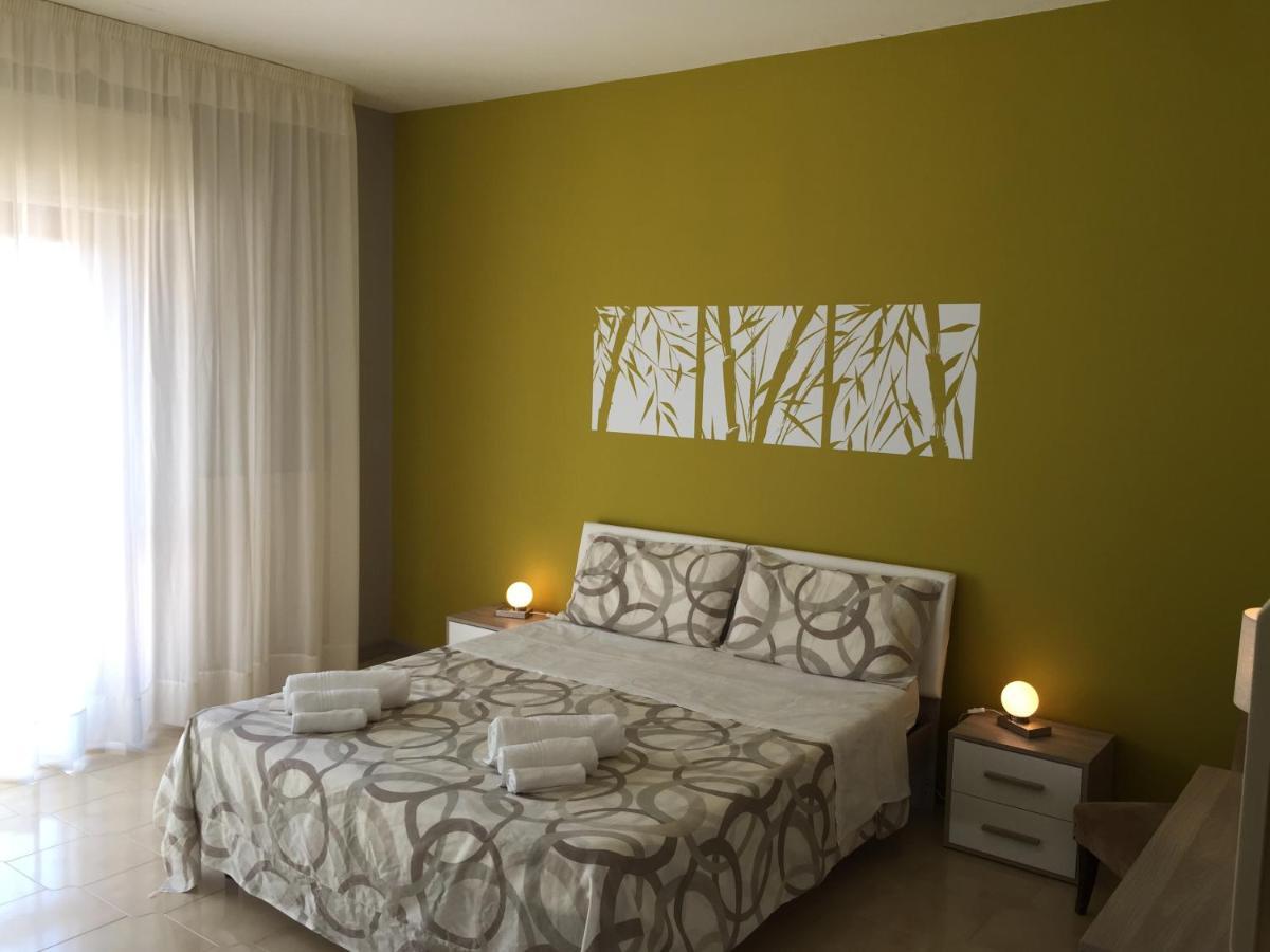 B&B Hollywood Olivadi Buitenkant foto